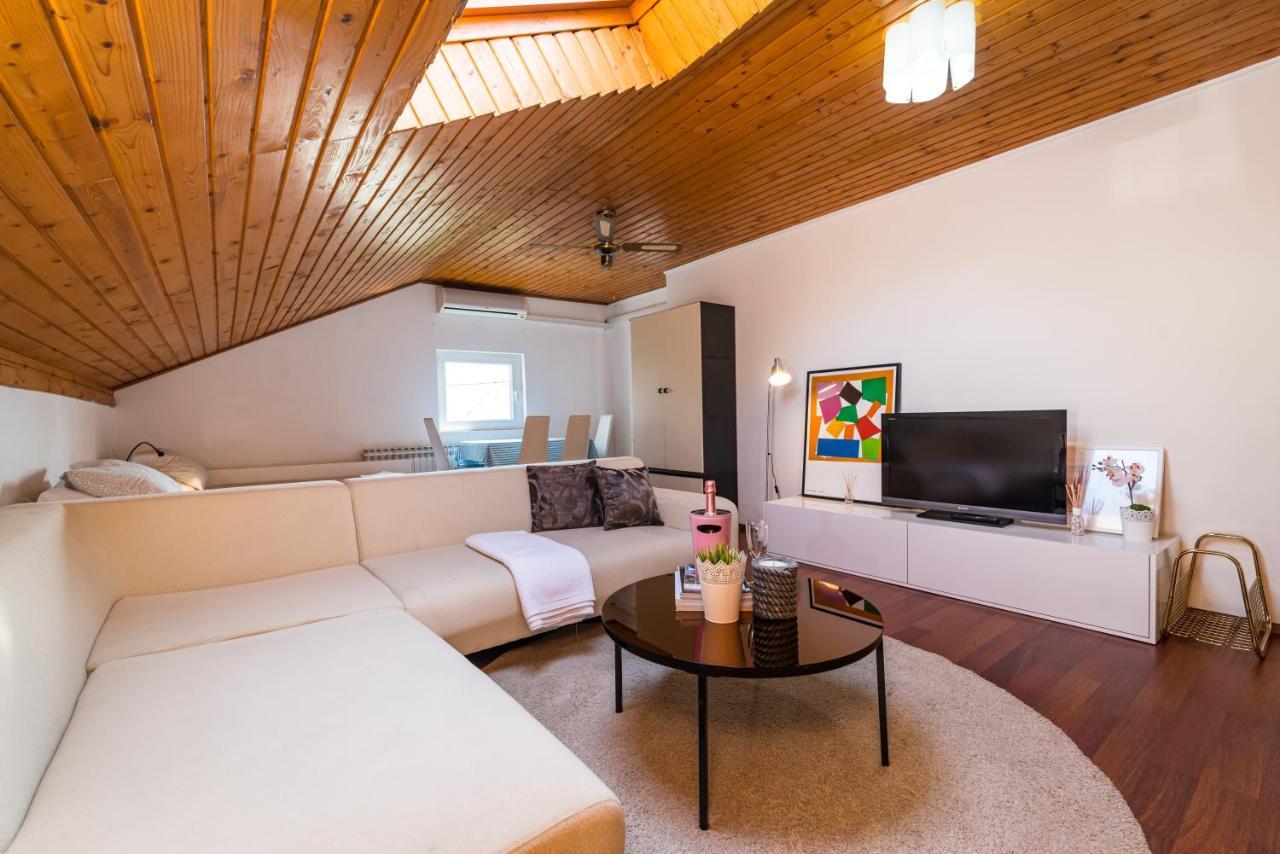 Vacation House Anna Karlobag Ngoại thất bức ảnh