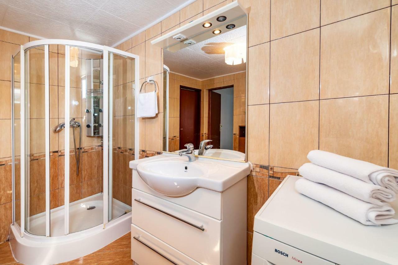 Vacation House Anna Karlobag Ngoại thất bức ảnh