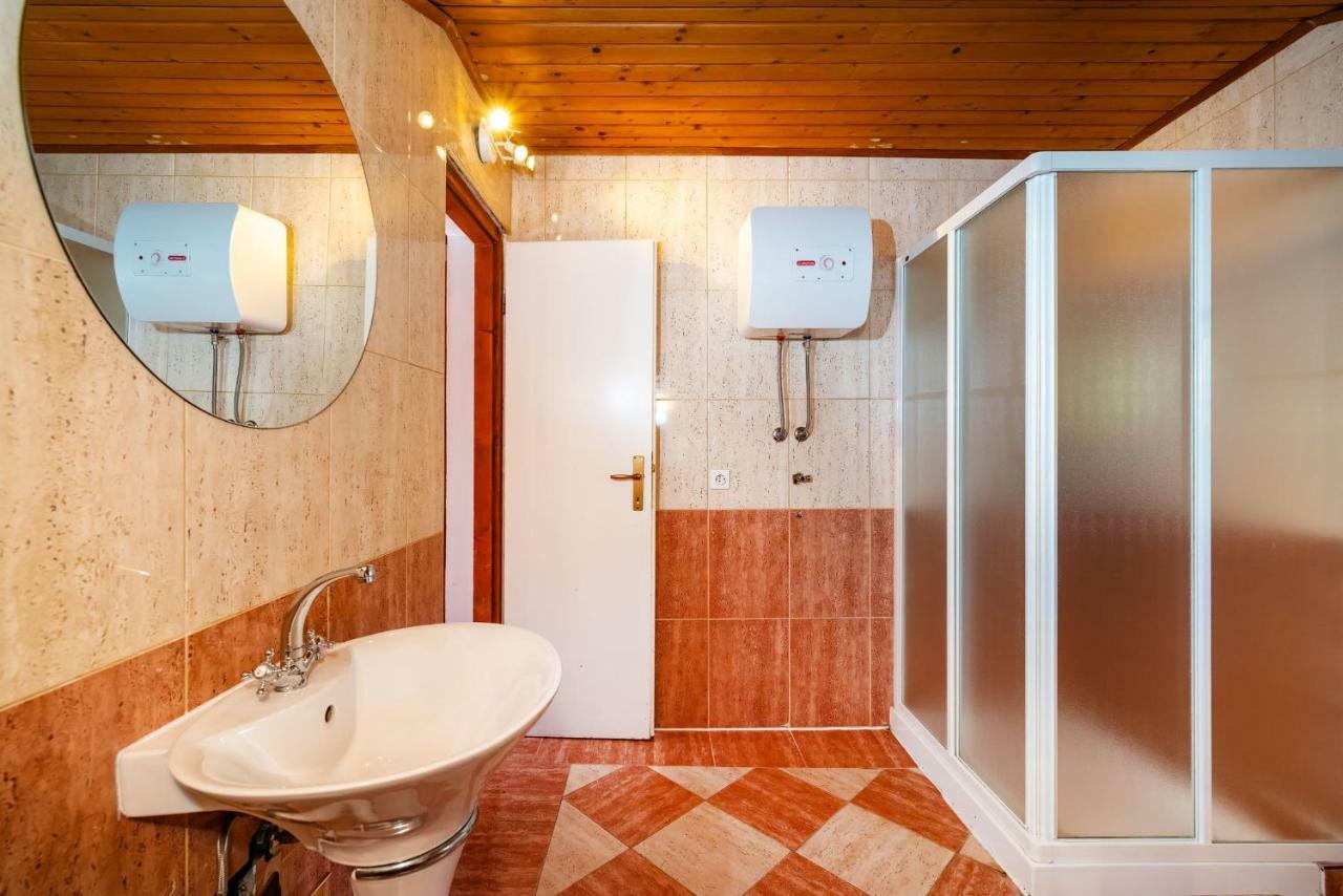 Vacation House Anna Karlobag Ngoại thất bức ảnh